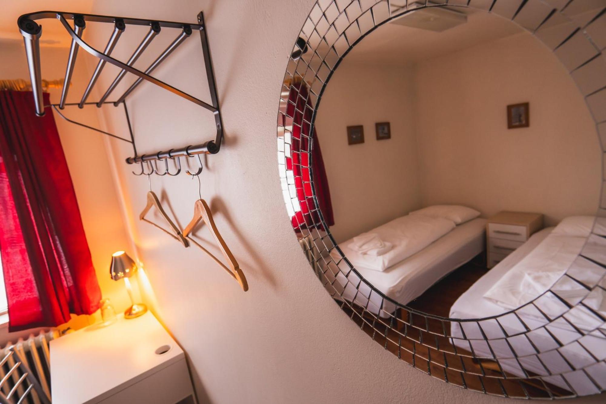 Studlagil Inn Hostel Skjoldolfsstathir Bagian luar foto